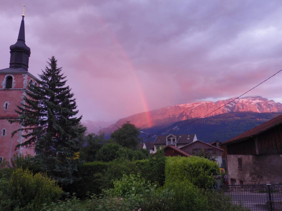 Au Coeur Des Alpes Bed & Breakfast Marignier Exterior foto